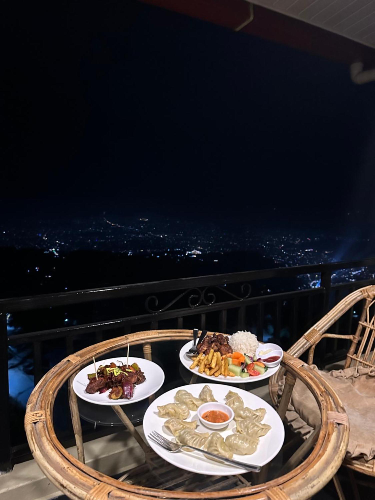 Superview Lodge, Best Himalayan Sunrise In Sarangkot Pokhara Exterior photo