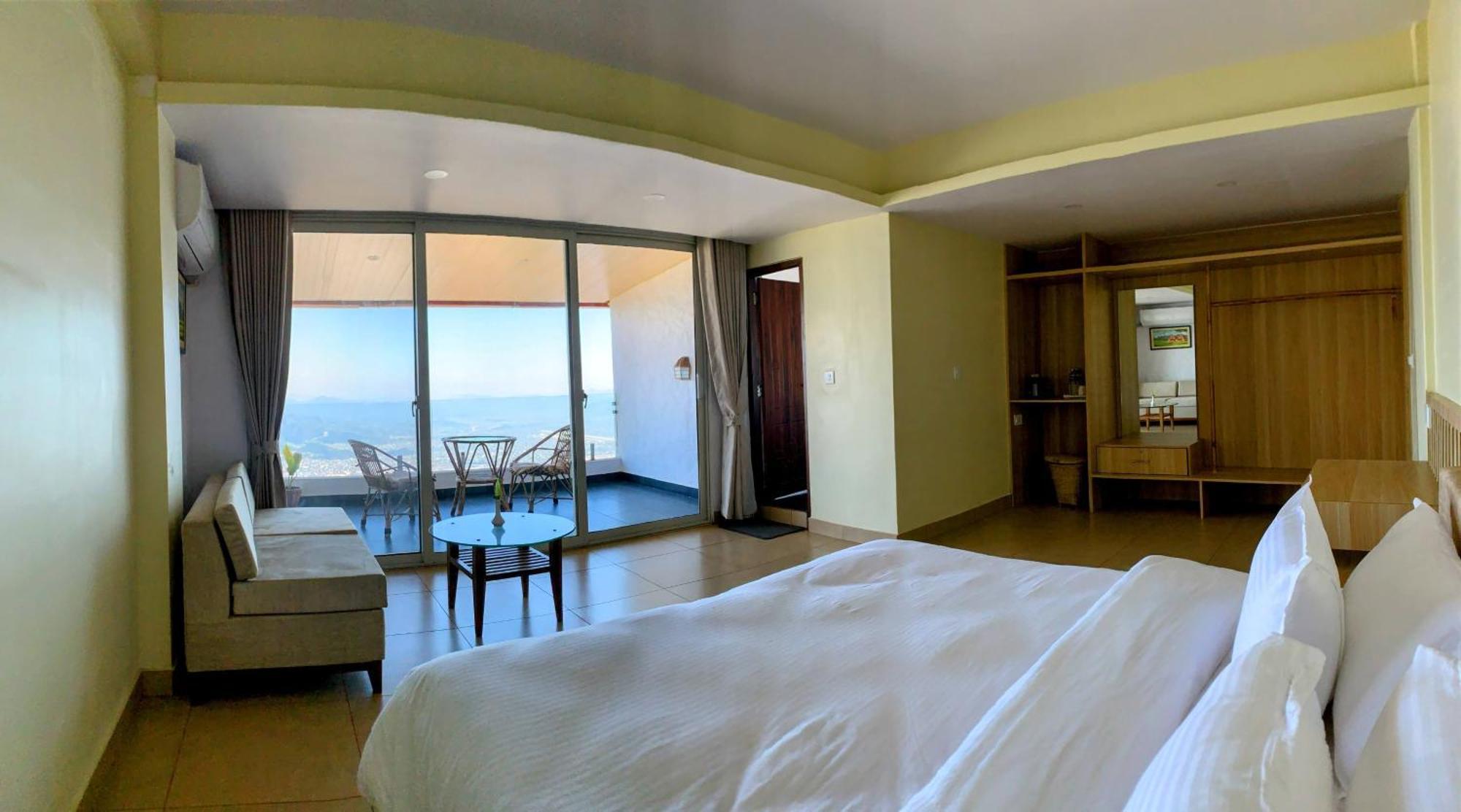 Superview Lodge, Best Himalayan Sunrise In Sarangkot Pokhara Exterior photo