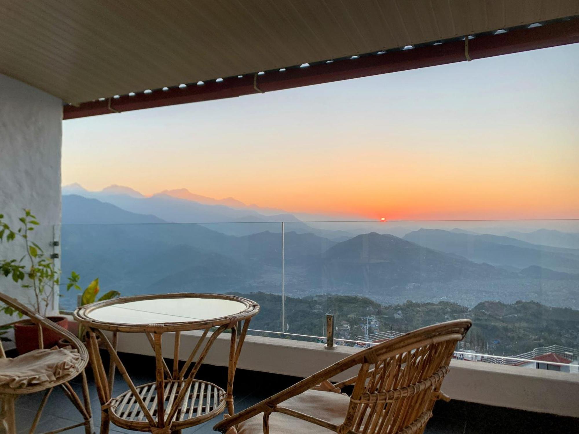 Superview Lodge, Best Himalayan Sunrise In Sarangkot Pokhara Exterior photo