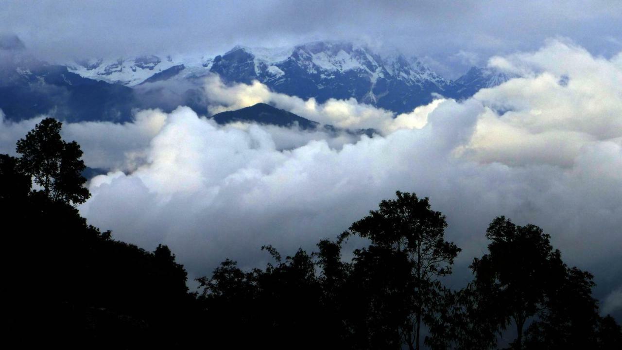 Superview Lodge, Best Himalayan Sunrise In Sarangkot Pokhara Exterior photo